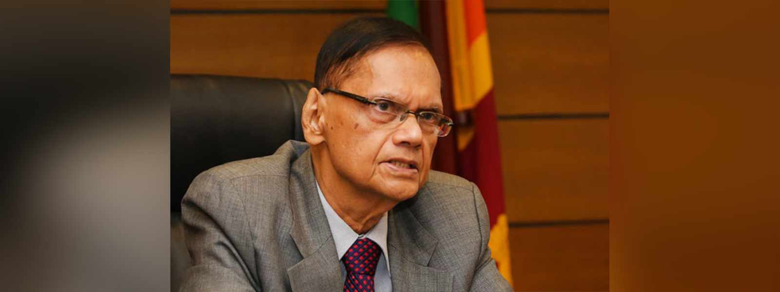 හිටපු අමාත්‍ය ජී.එල්. පීරිස් අල්ලස් කොමිසමට.